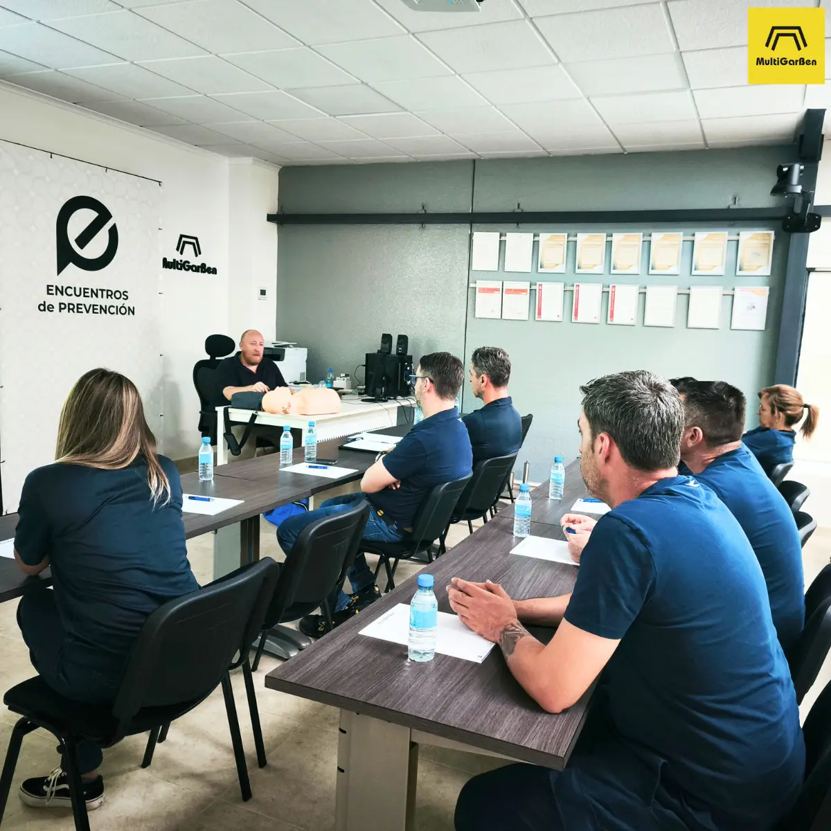 Curso práctico de Primeros Auxilios para nuestro equipo de oficina y taller